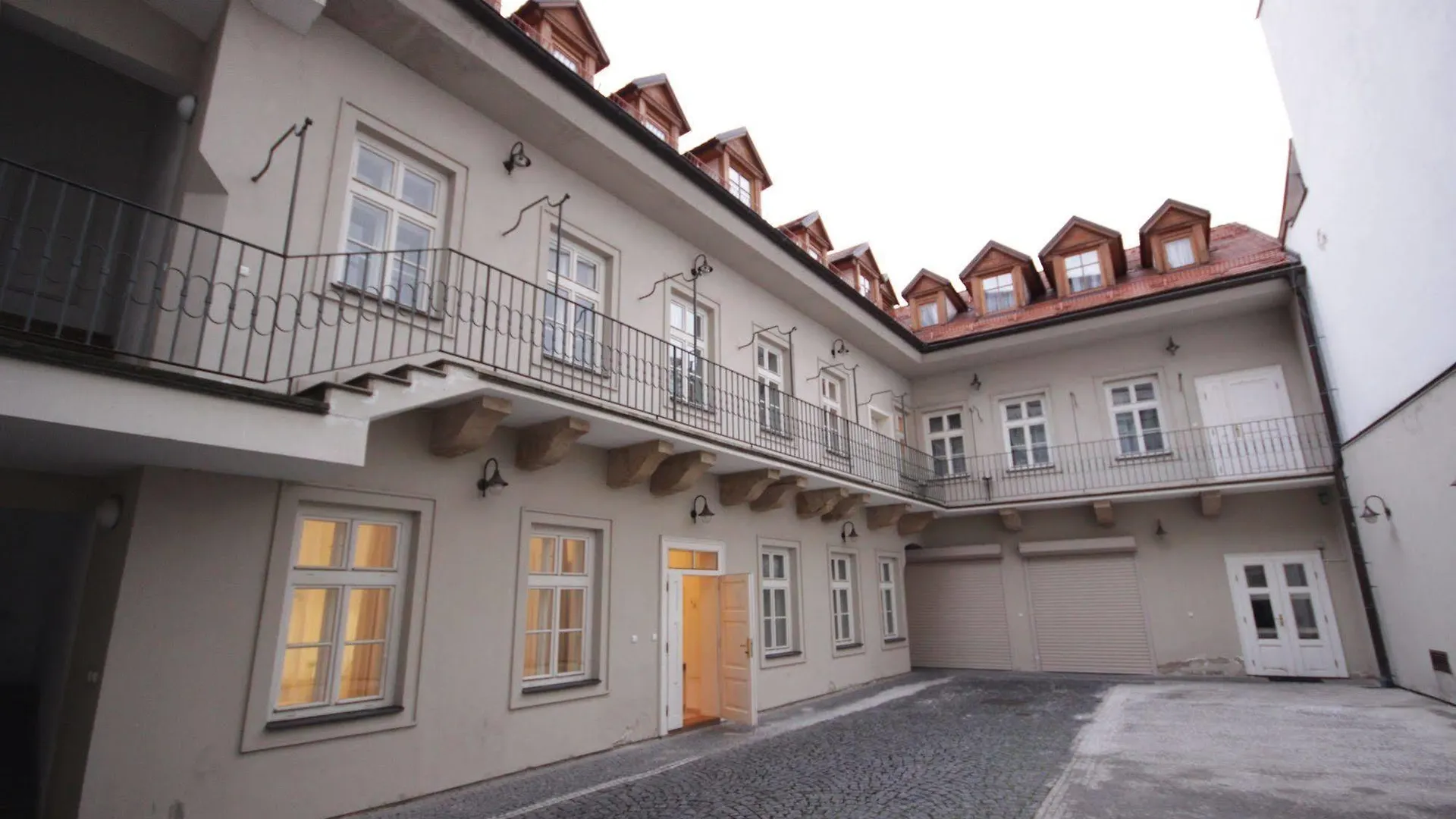 Апартаменты Prague Central Residence