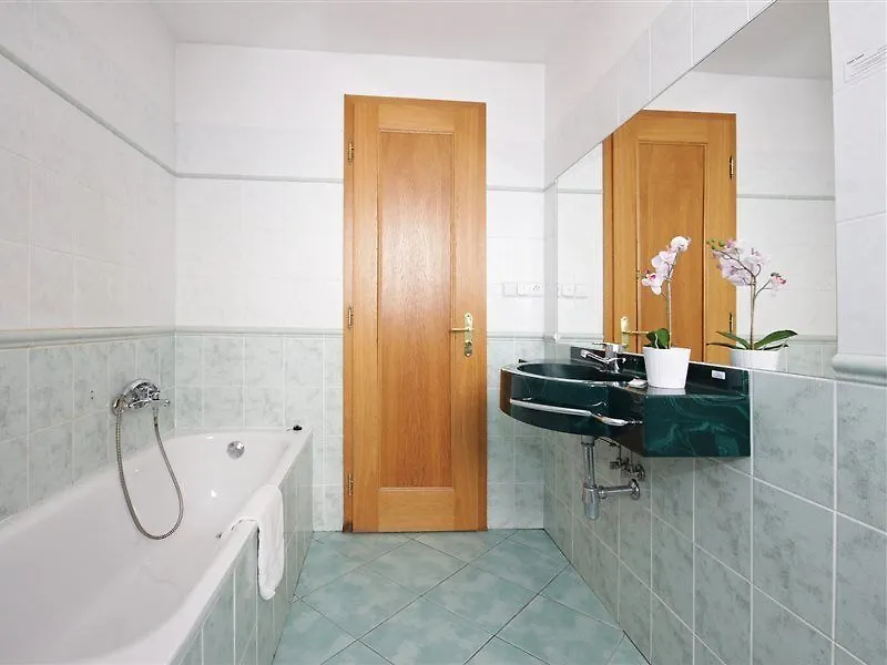 Prague Central Residence 0*,